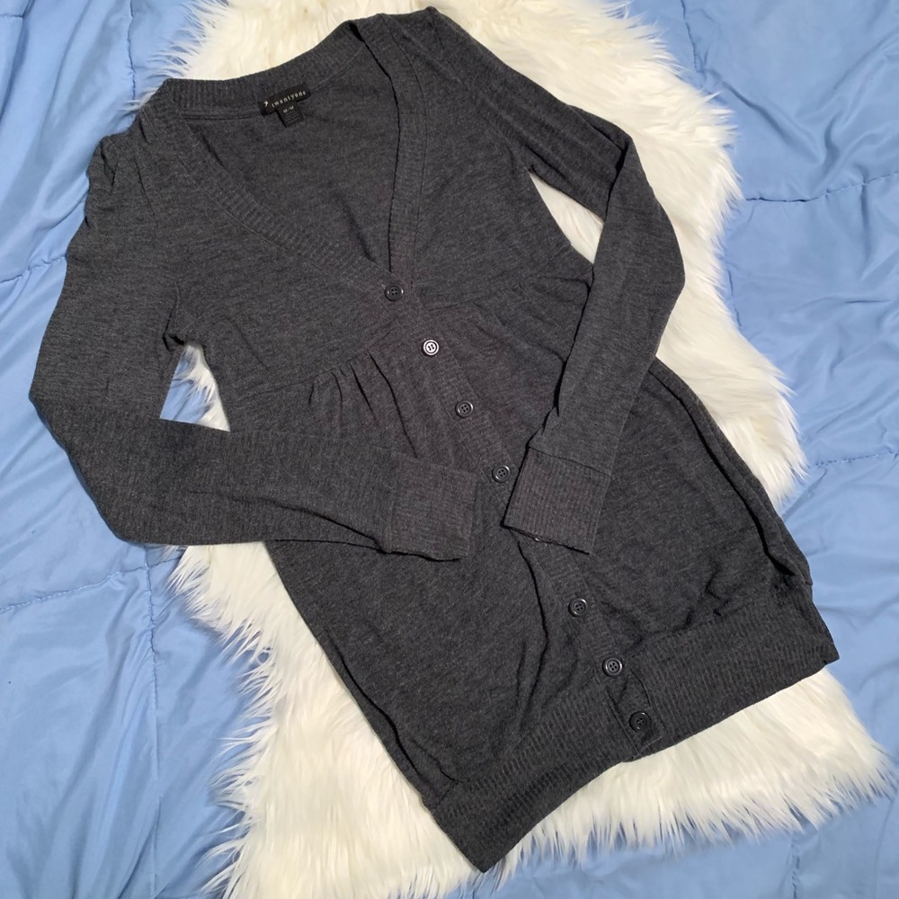 Forever 21 Sweater M